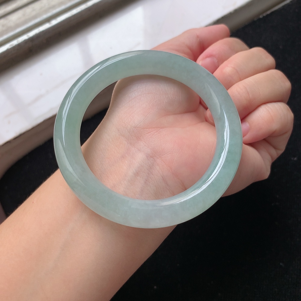 1610号 缅甸天然A货翡翠手镯55圈口冰润晴绿圆条手镯