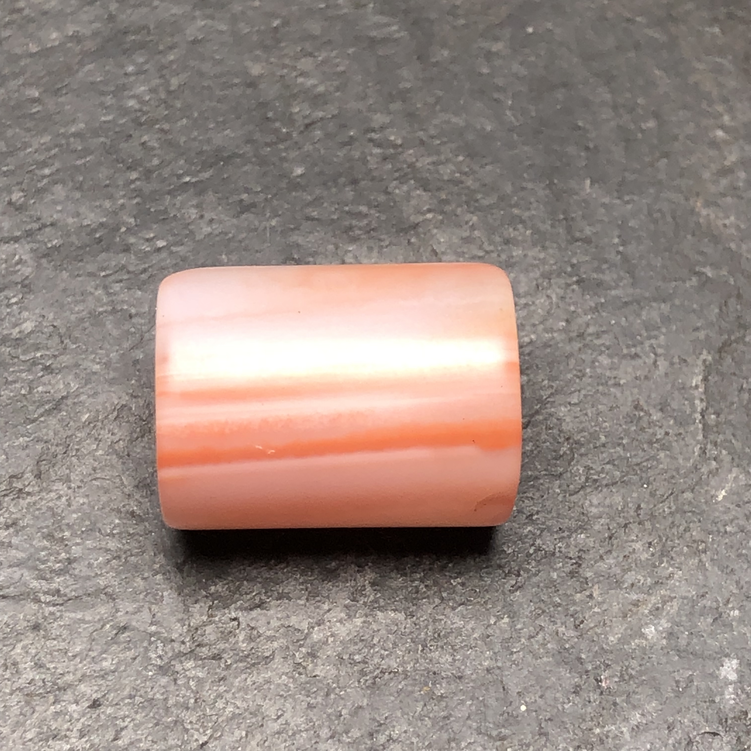 原矿川料南红玛瑙纯手工打磨尺寸15.8x12.2毫米