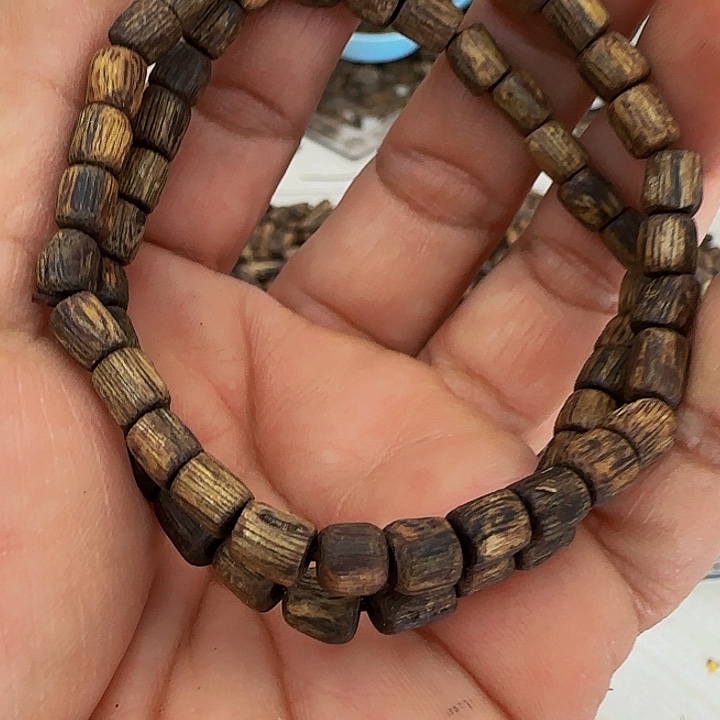 香榧木棋楠随形桶珠单圈2条