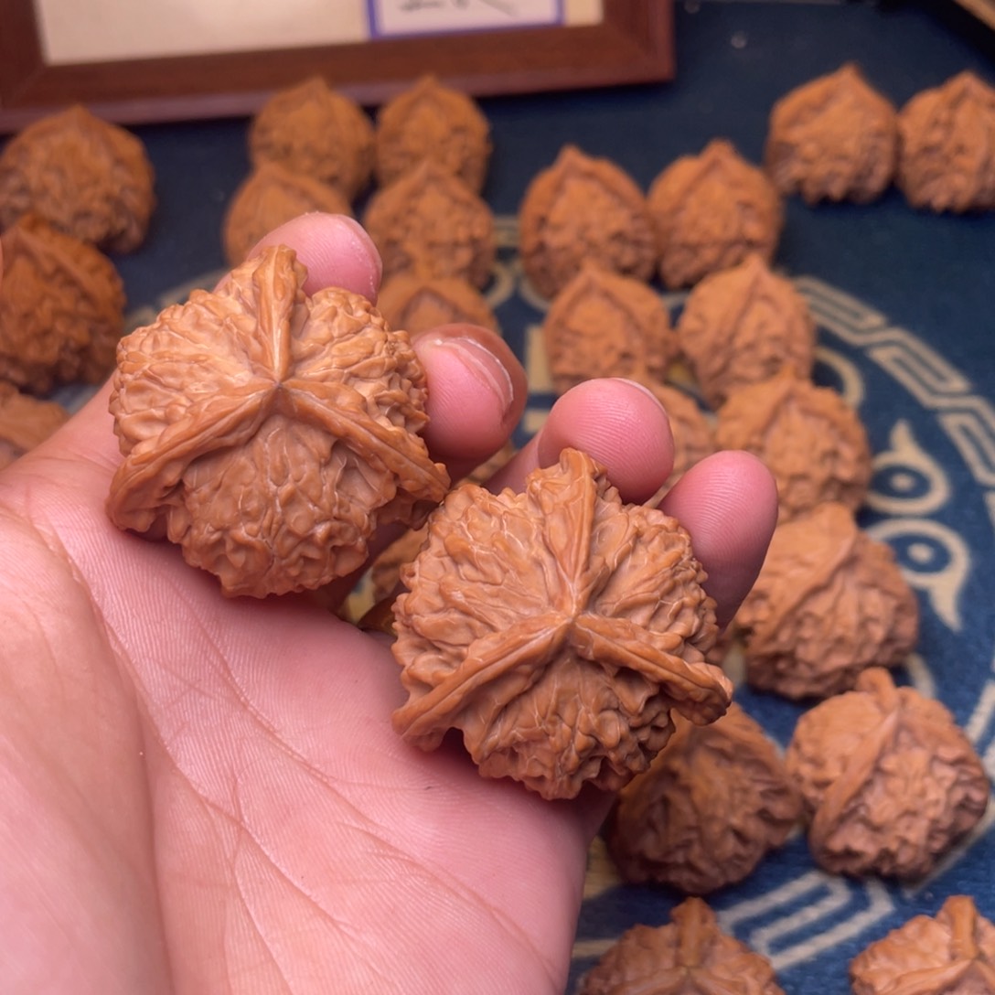 文玩核桃把件文**巴盘山