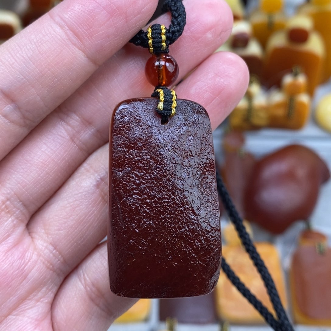 蜜蜡未镶嵌珠宝奇石