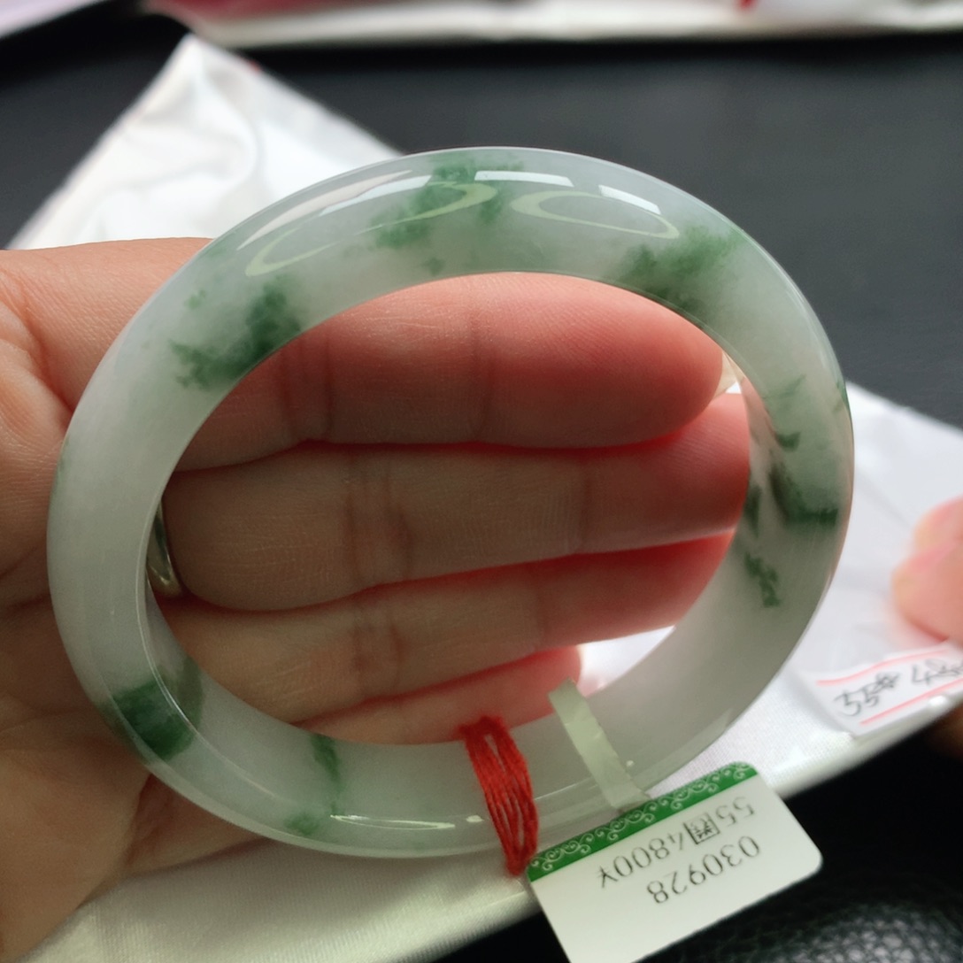 翡翠手镯未镶嵌缅甸55.56