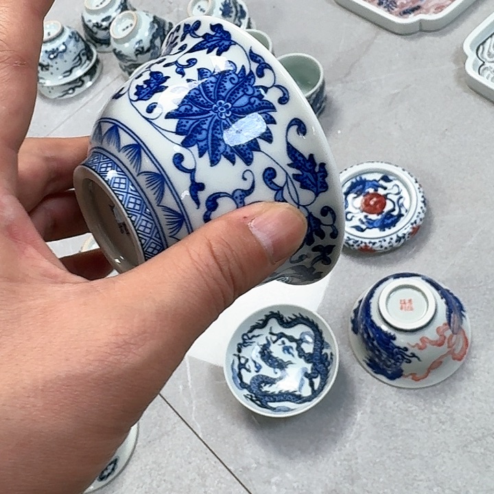 杯青花缠枝莲大压手杯