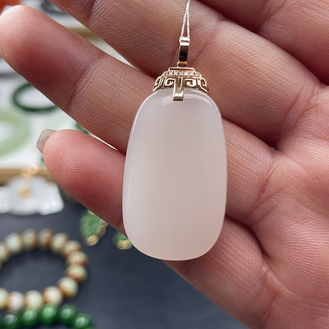 和田玉颈饰18K金镶嵌