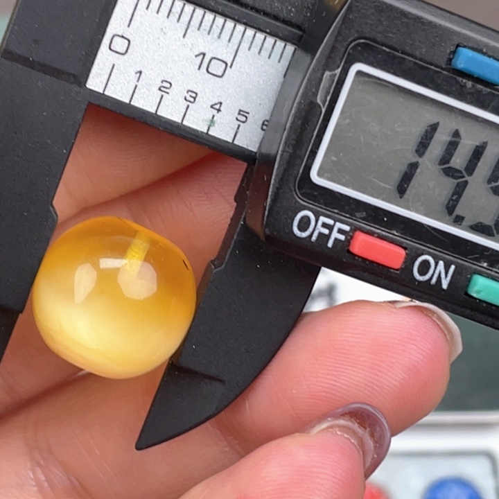 琥珀裸石未镶嵌微瑕1350