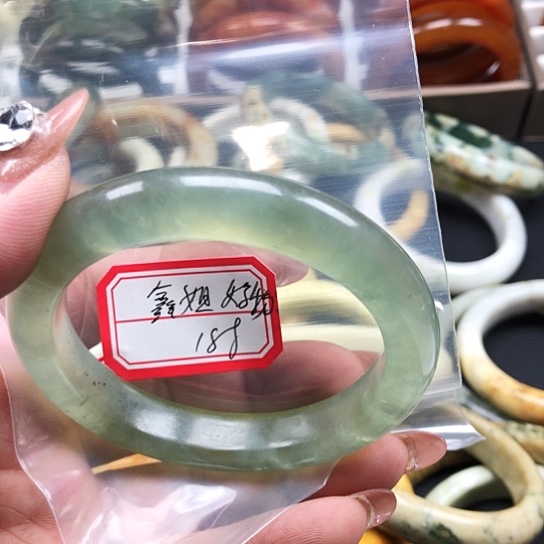 蛇纹石玉手镯未镶嵌鑫****选