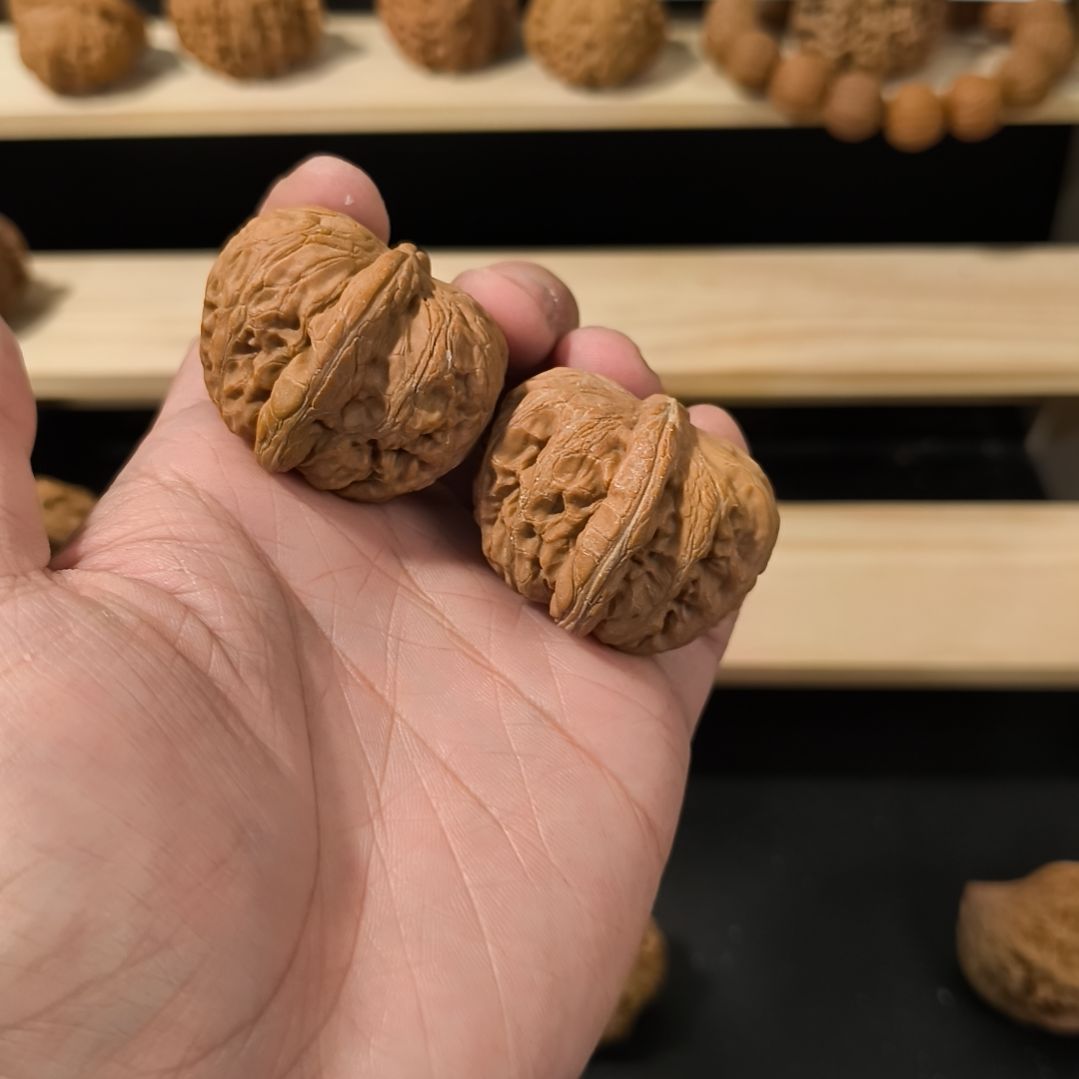 文玩核桃吊坠42元宝有黄