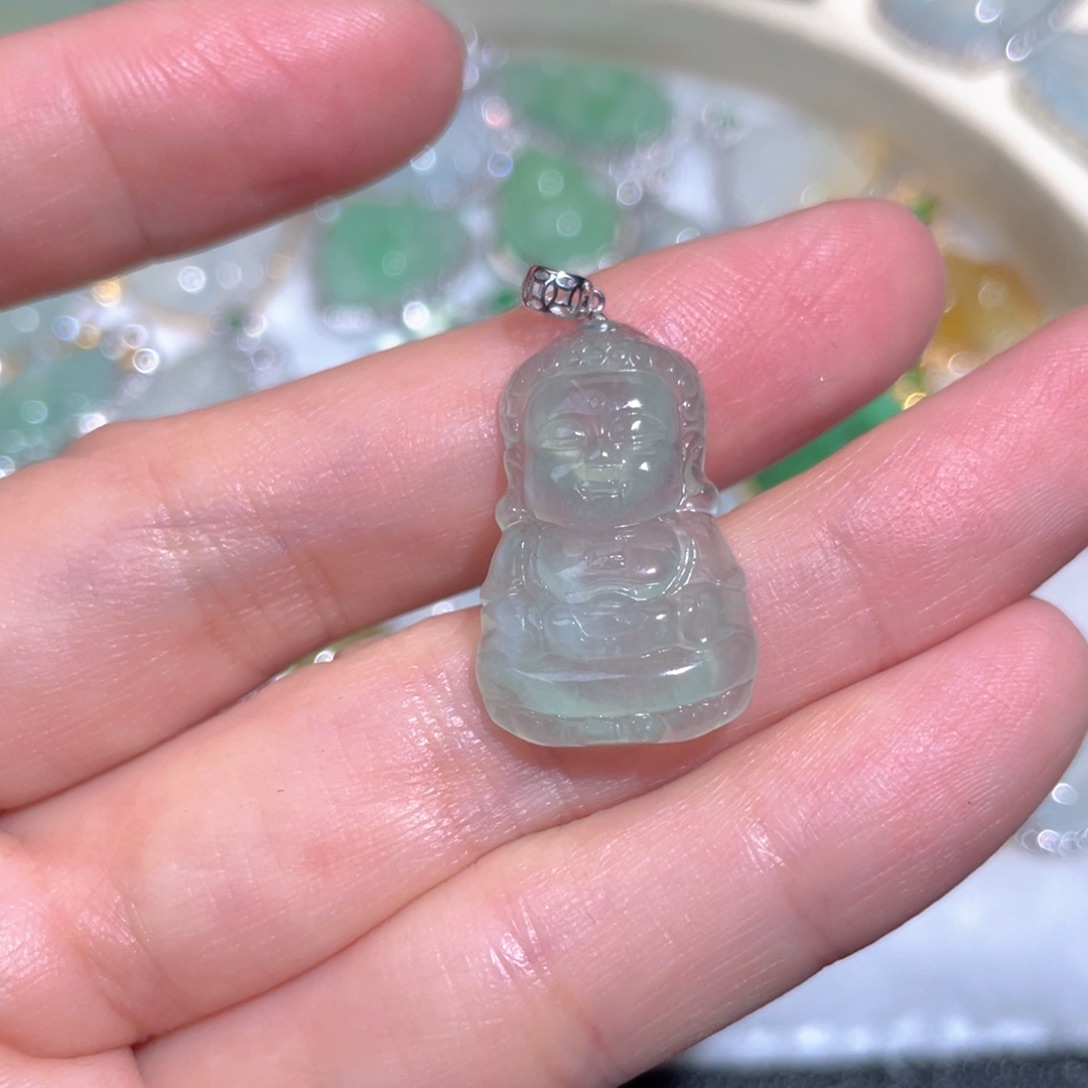 翡翠颈饰18K金镶嵌翡翠