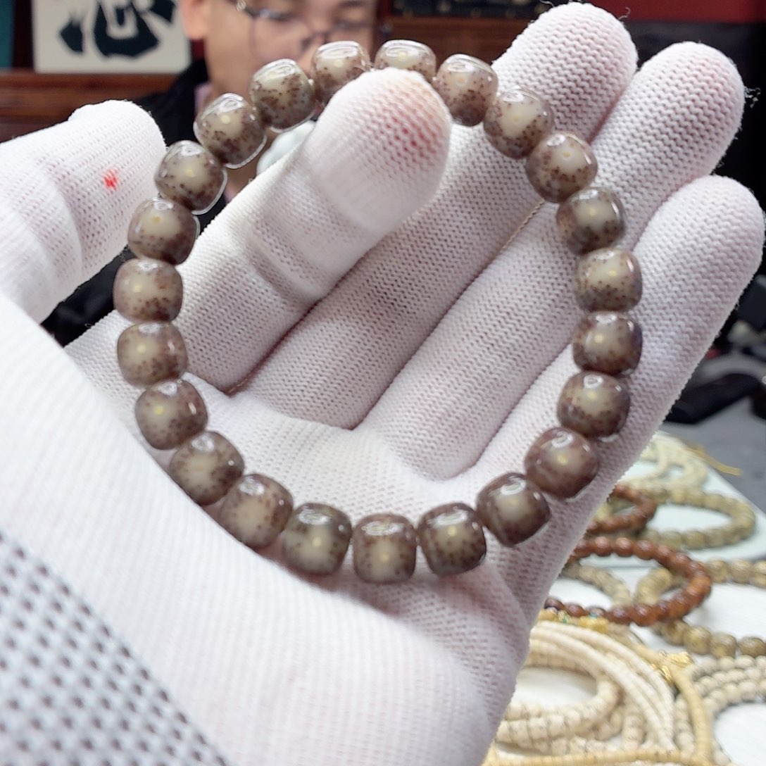 星月菩提吊坠9➕，灰冰玉化，195号