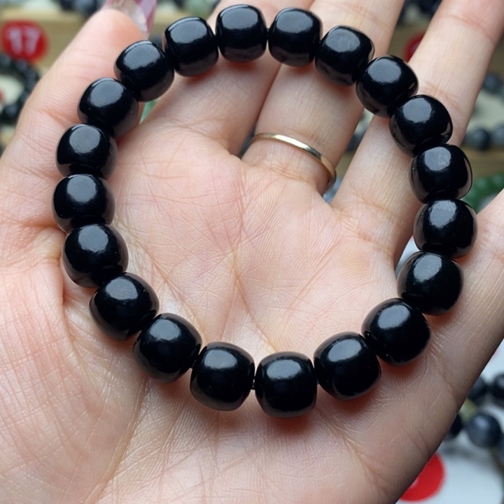 和田玉手串未镶嵌h****4