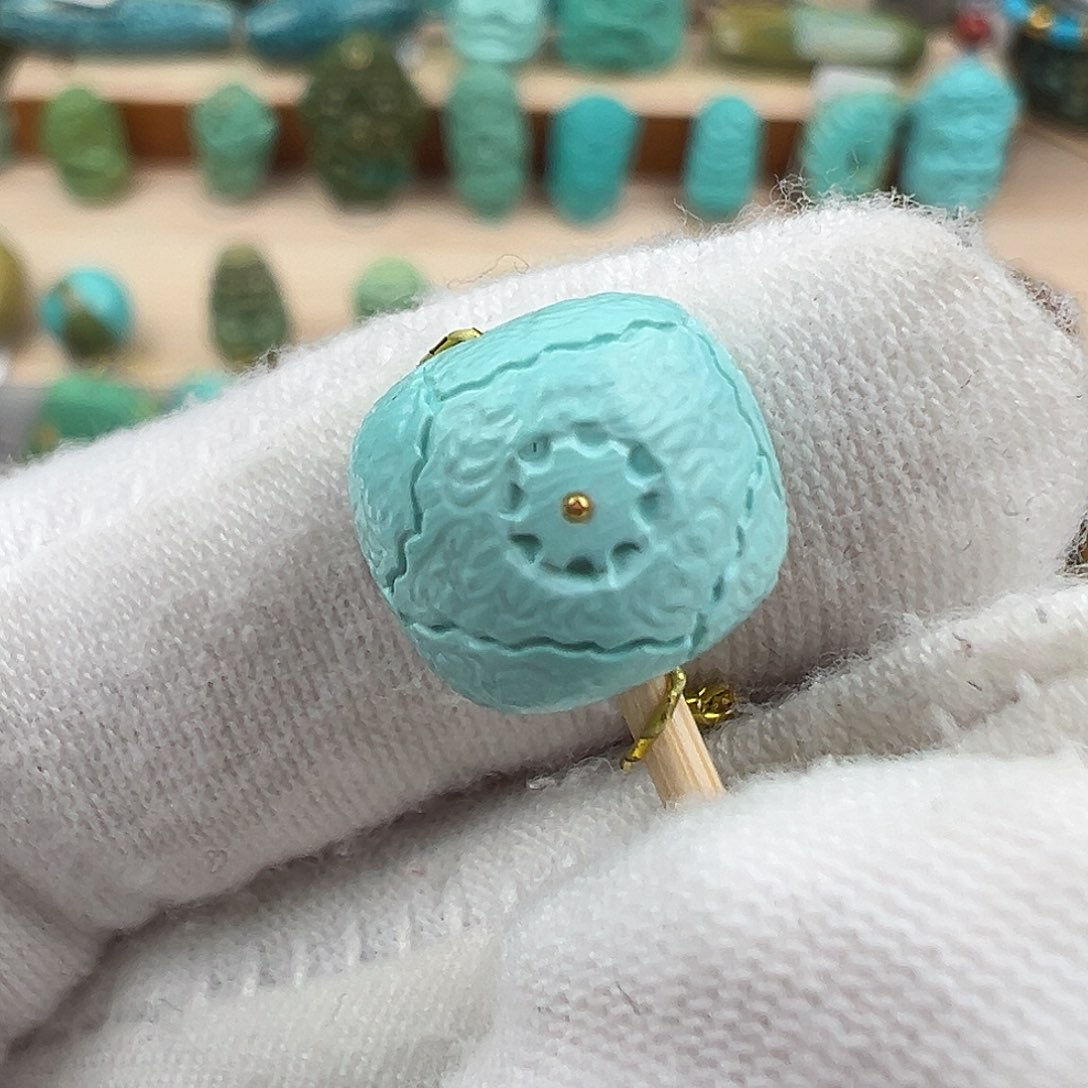 绿松石配饰未镶嵌