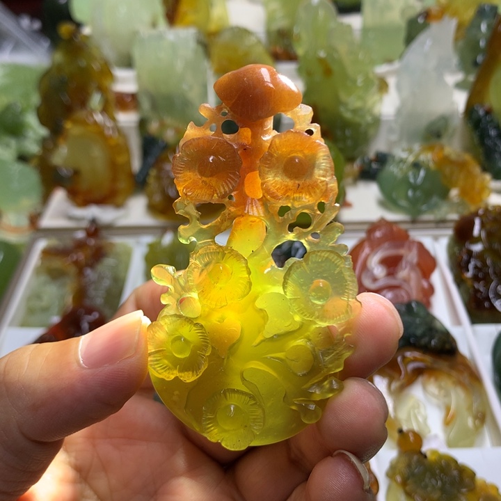 蛇纹石玉未镶嵌珠宝奇石