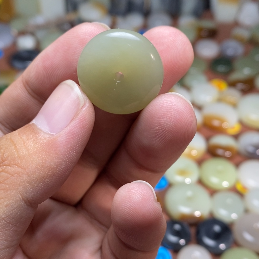 和田玉未镶嵌吊坠(不含链)