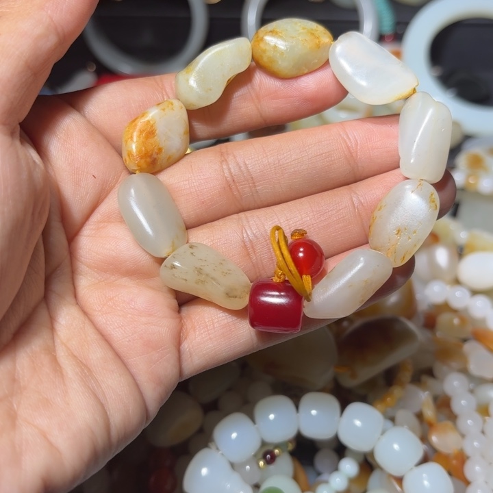 和田玉未镶嵌手链