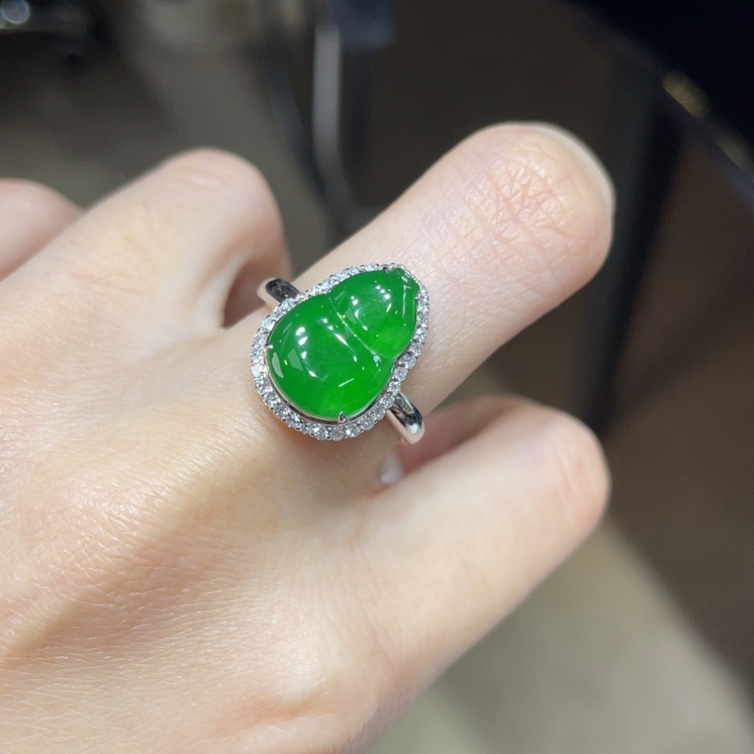 翡翠颈饰18K金镶嵌天然缅甸翡翠a货