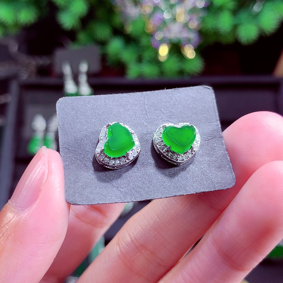 颈饰未镶嵌翡翠天然