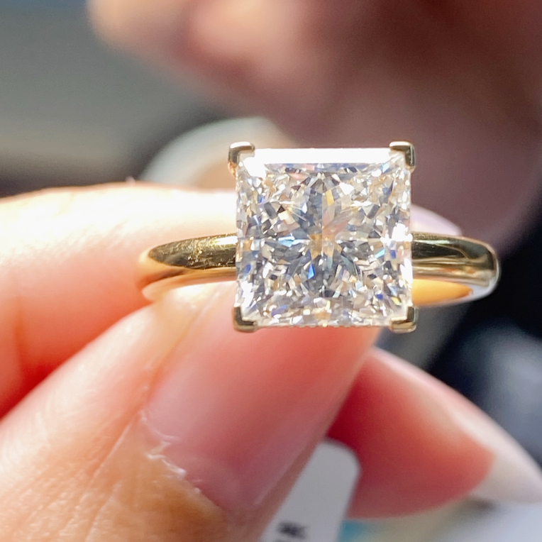 实验室培育钻石18K黄公主方3克拉戒指