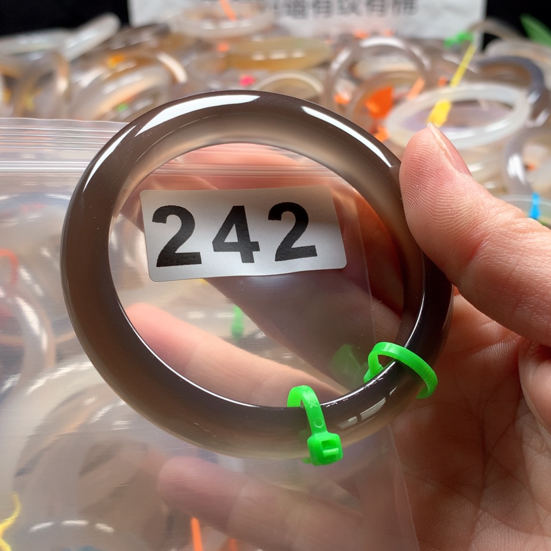 玛瑙/玉髓手镯未镶嵌