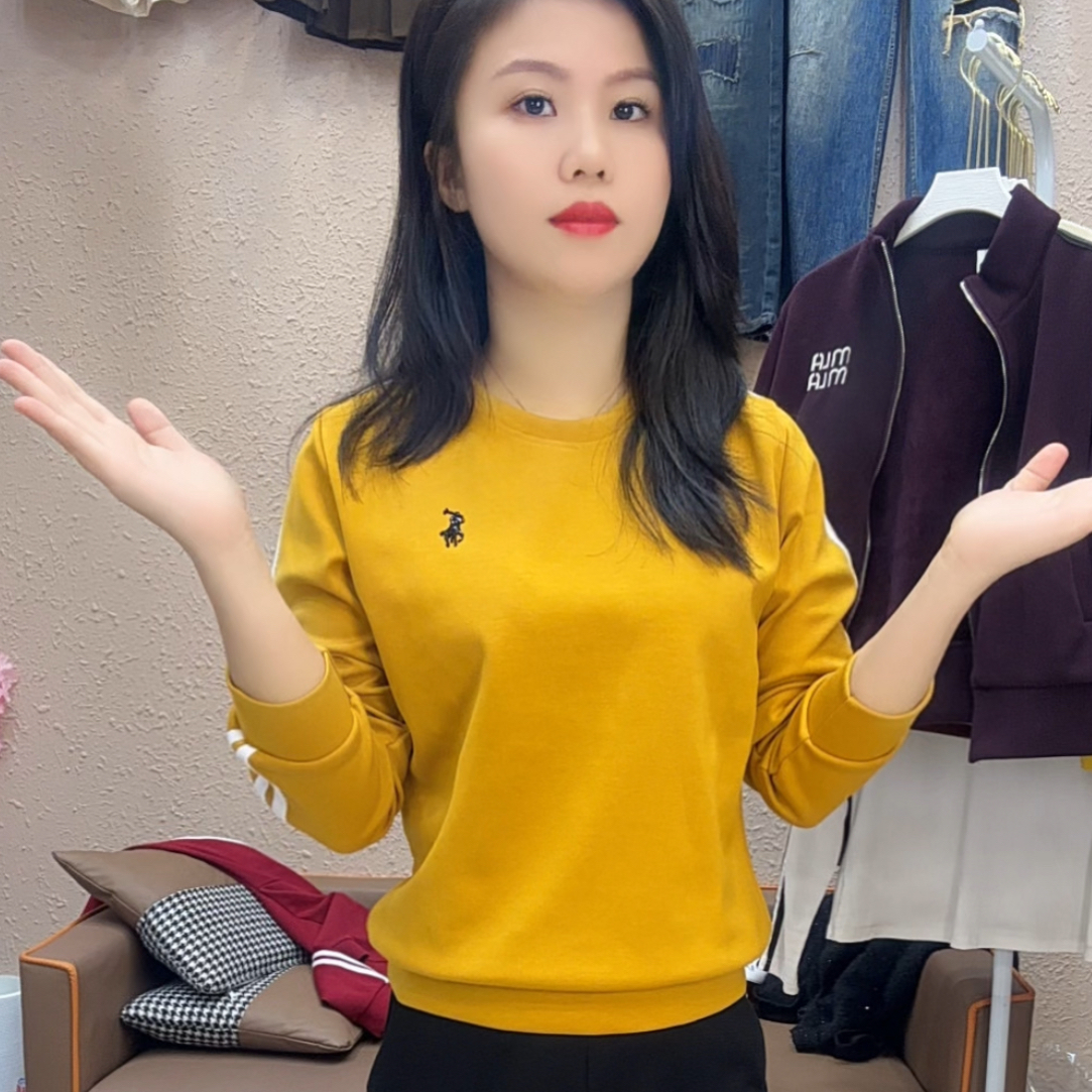 麦子家时尚小马刺绣卫衣149