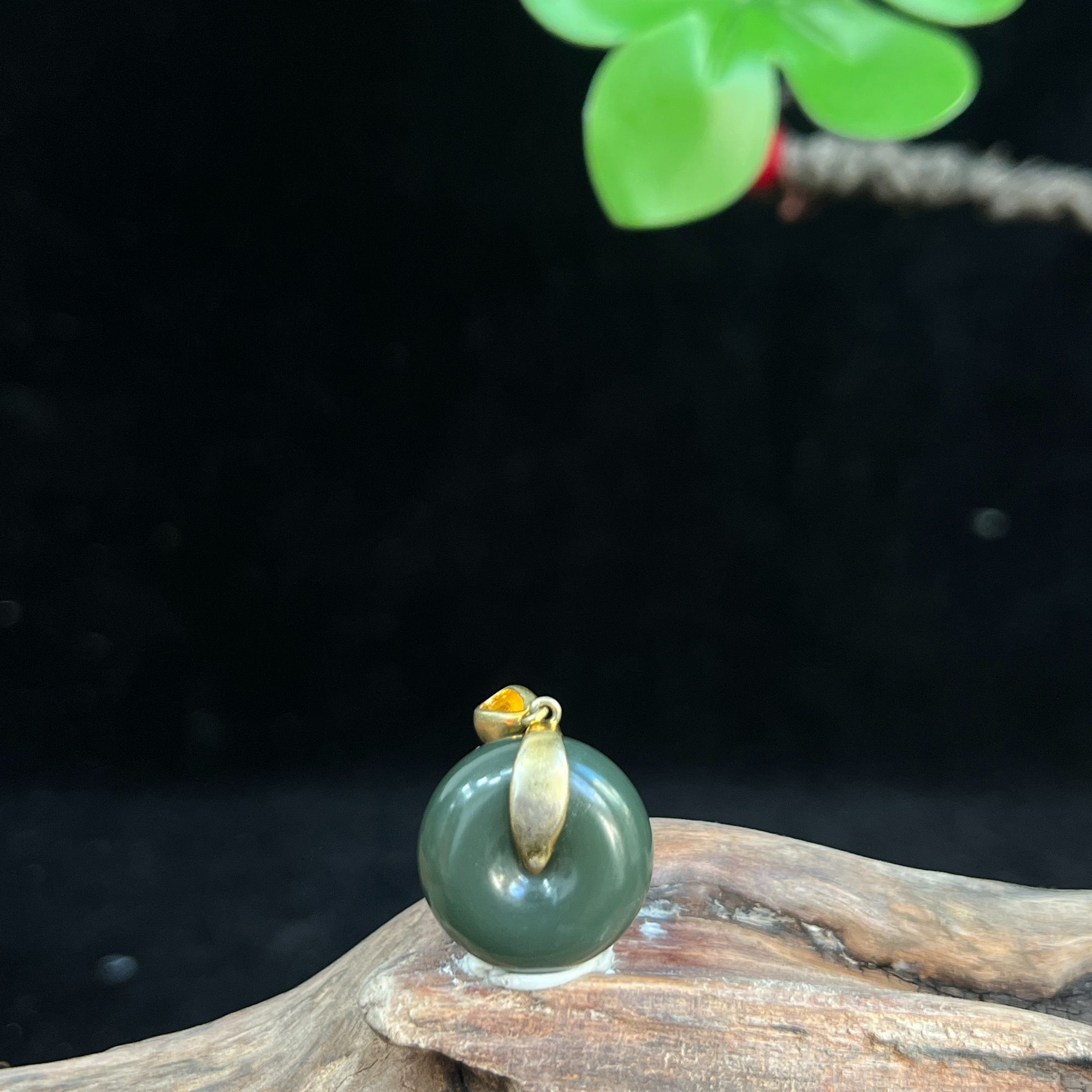 【世家珠宝-巴依哥严选】新疆和田玉沙枣青平安扣