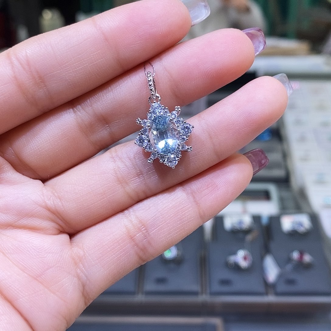 海蓝宝石吊坠(赠链)银S925镶嵌天然海蓝宝吊坠