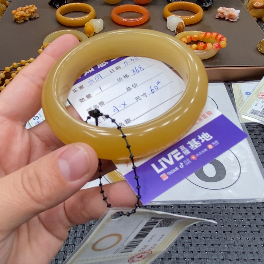 未镶嵌手镯石英质玉六*