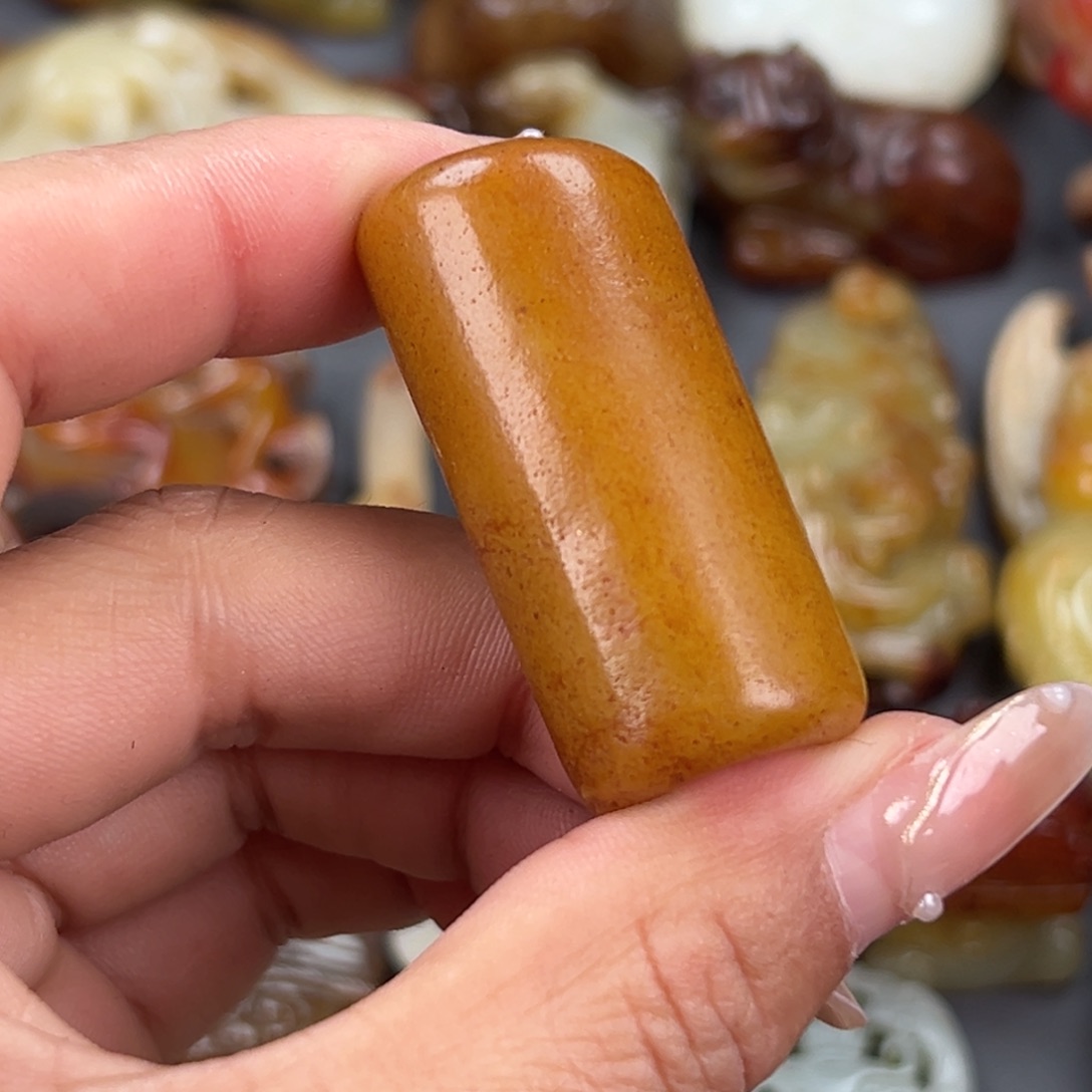 和田玉（糖玉）颈饰未镶嵌