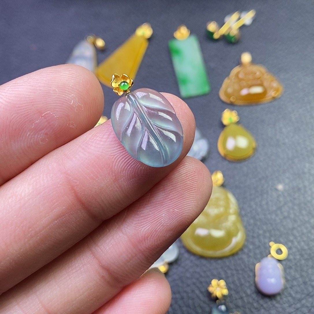 吊坠(不含链)18K金镶嵌翡翠