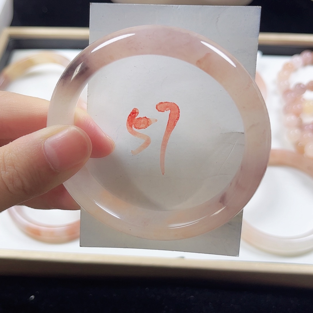 石英质玉手镯未镶嵌