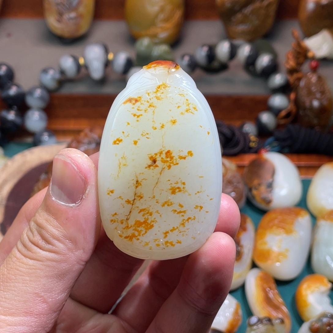 和田玉未镶嵌颈饰