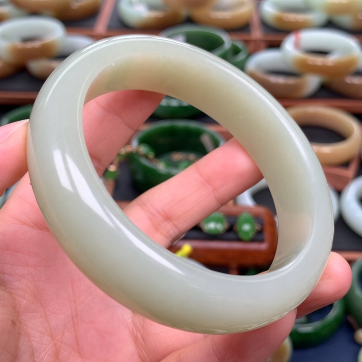 和田玉手镯未镶嵌63