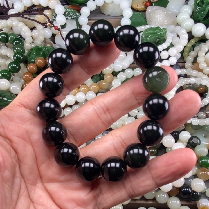 永***易和田玉未镶嵌挂件