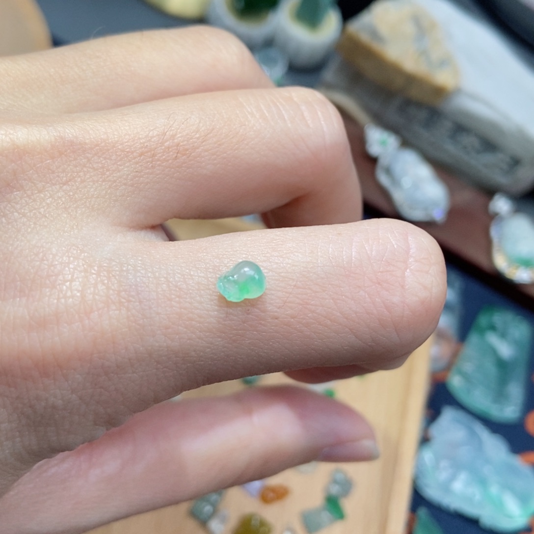 翡翠颈饰未镶嵌翡翠