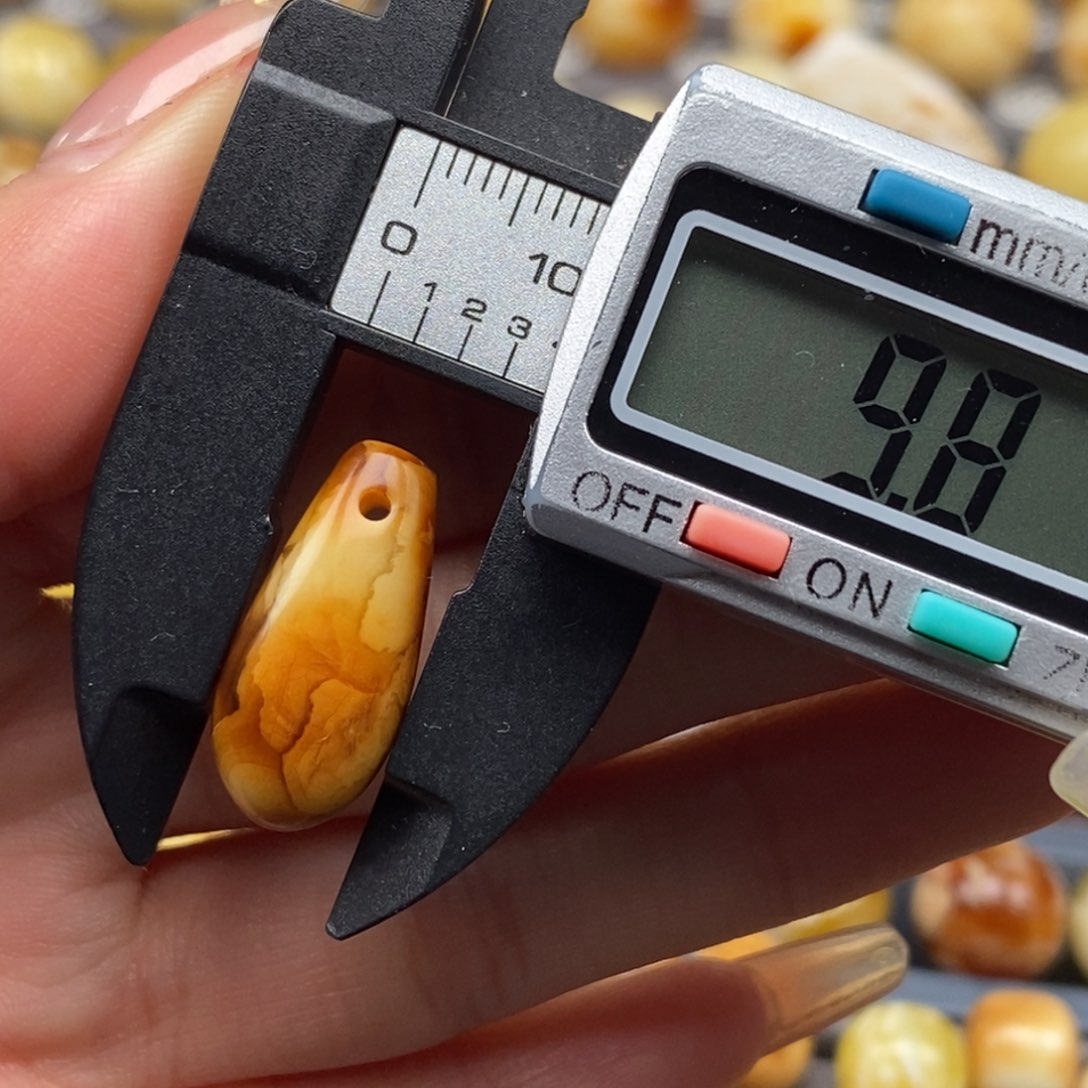 蜜蜡珠宝奇石未镶嵌