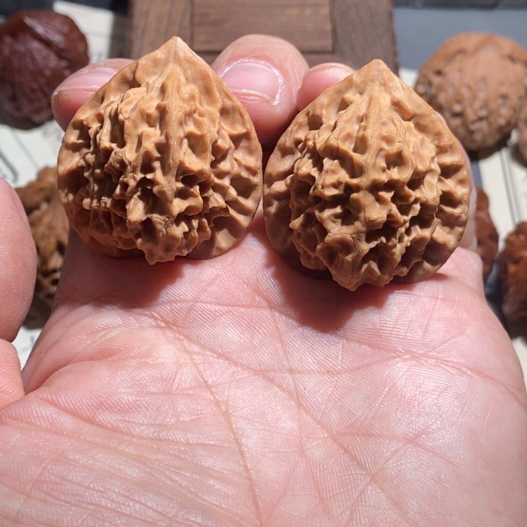 8****吊坠文玩核桃35龙鳞今年第一名