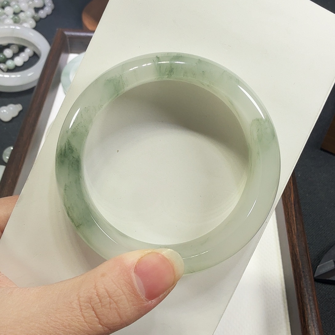 石英质玉（天山翠）未镶嵌手镯