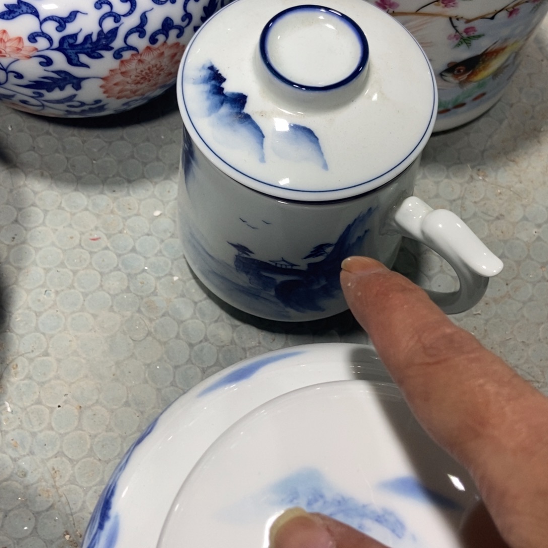 大***吃瓷片景德镇陶瓷杯子一个