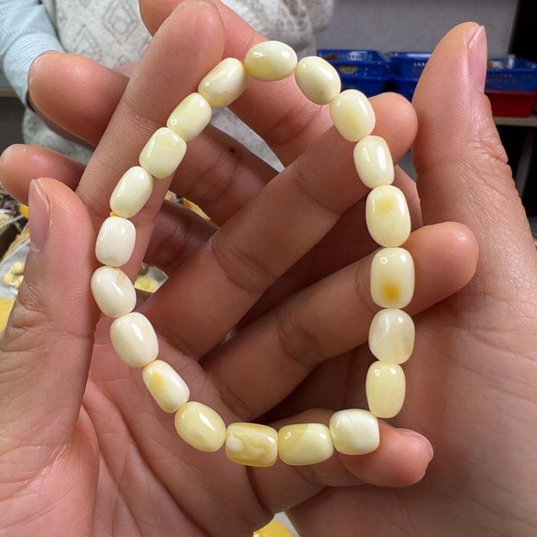 蜜蜡裸石未镶嵌蜜蜡