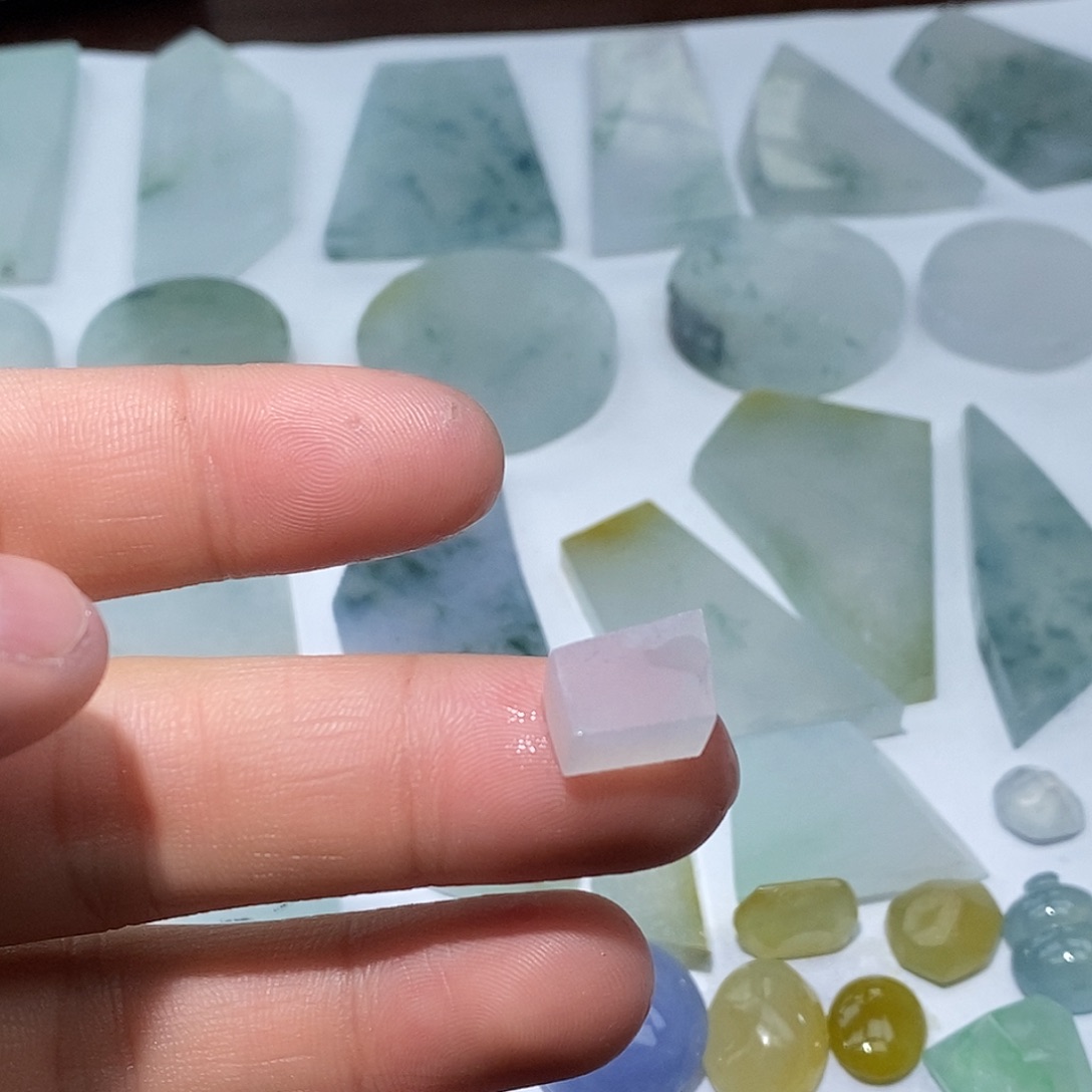 翡翠未镶嵌颈饰432