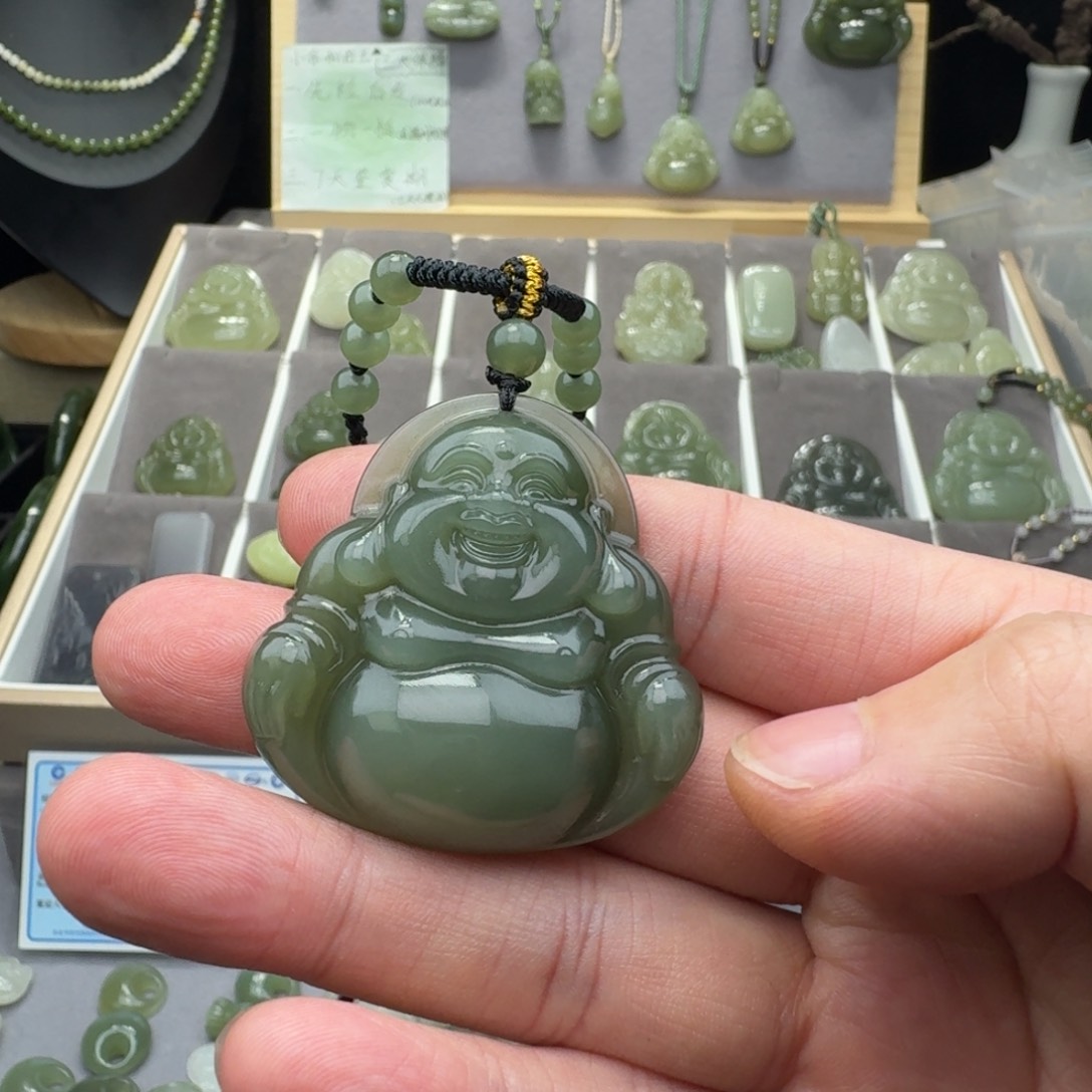 和田玉颈饰未镶嵌