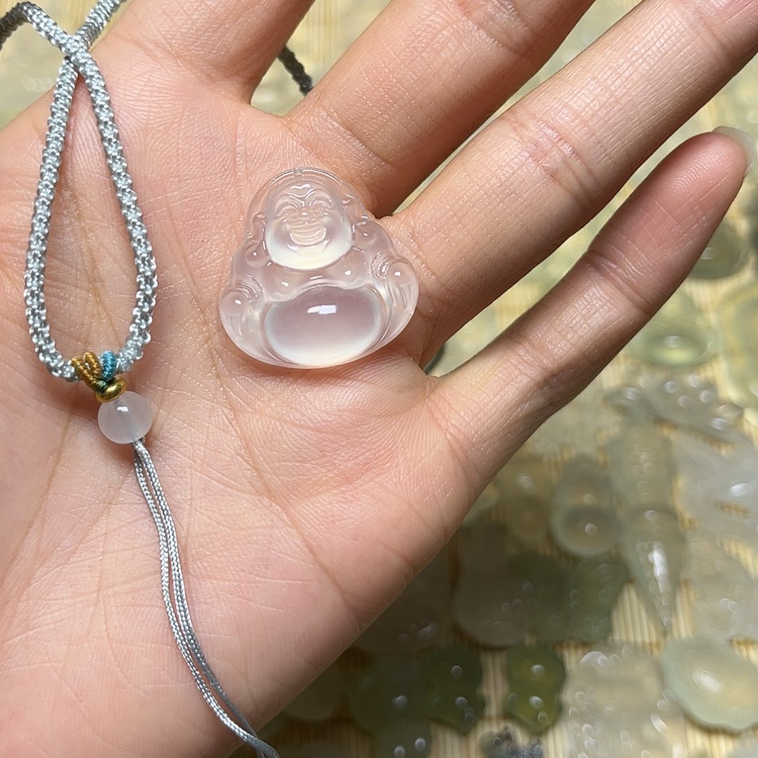 夏***柒蛇纹石玉未镶嵌颈饰