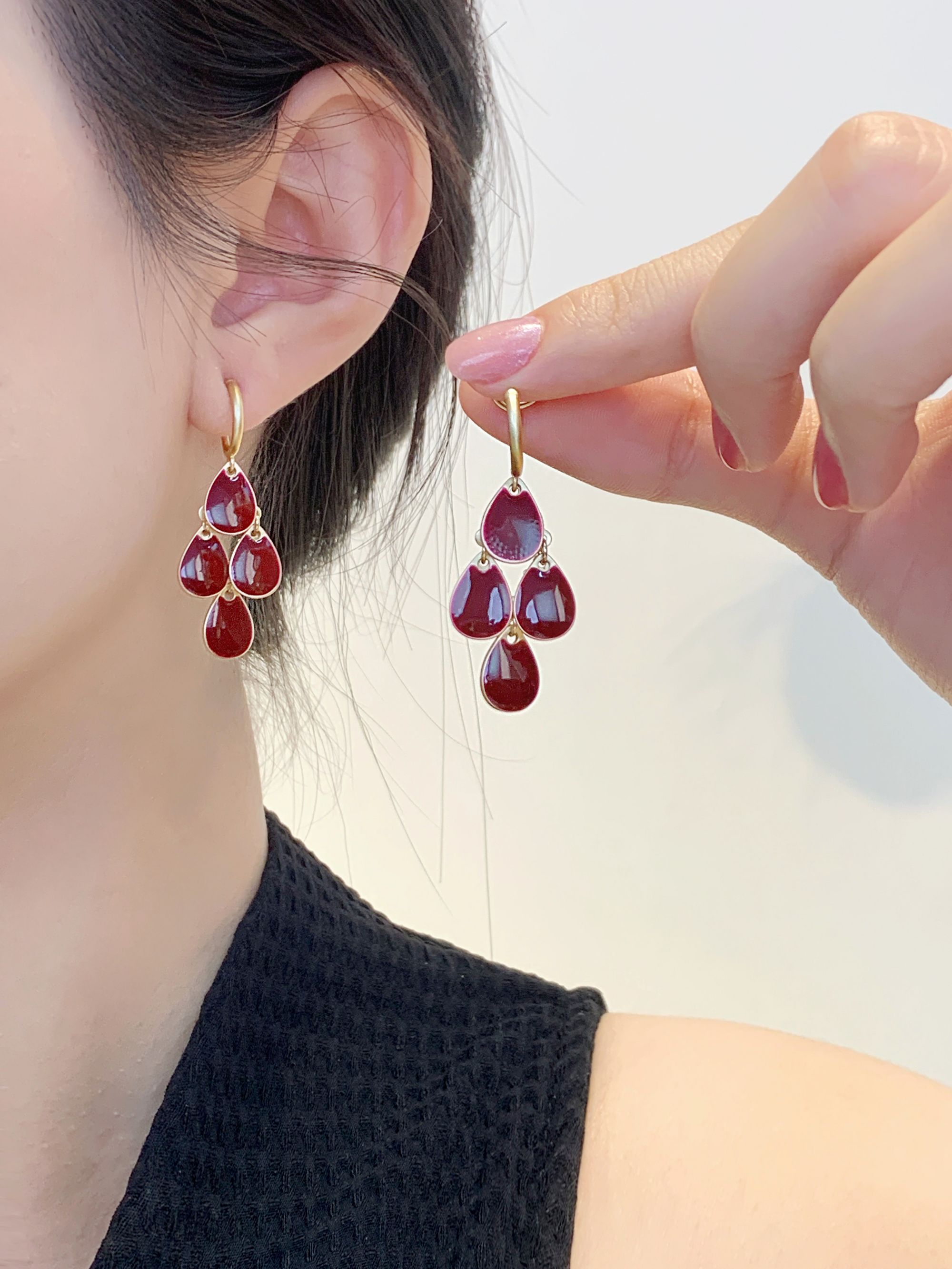 铜合金耳饰 H704红孔雀耳坠酒红色安可拉红无耳洞蚊香盘耳夹耳环