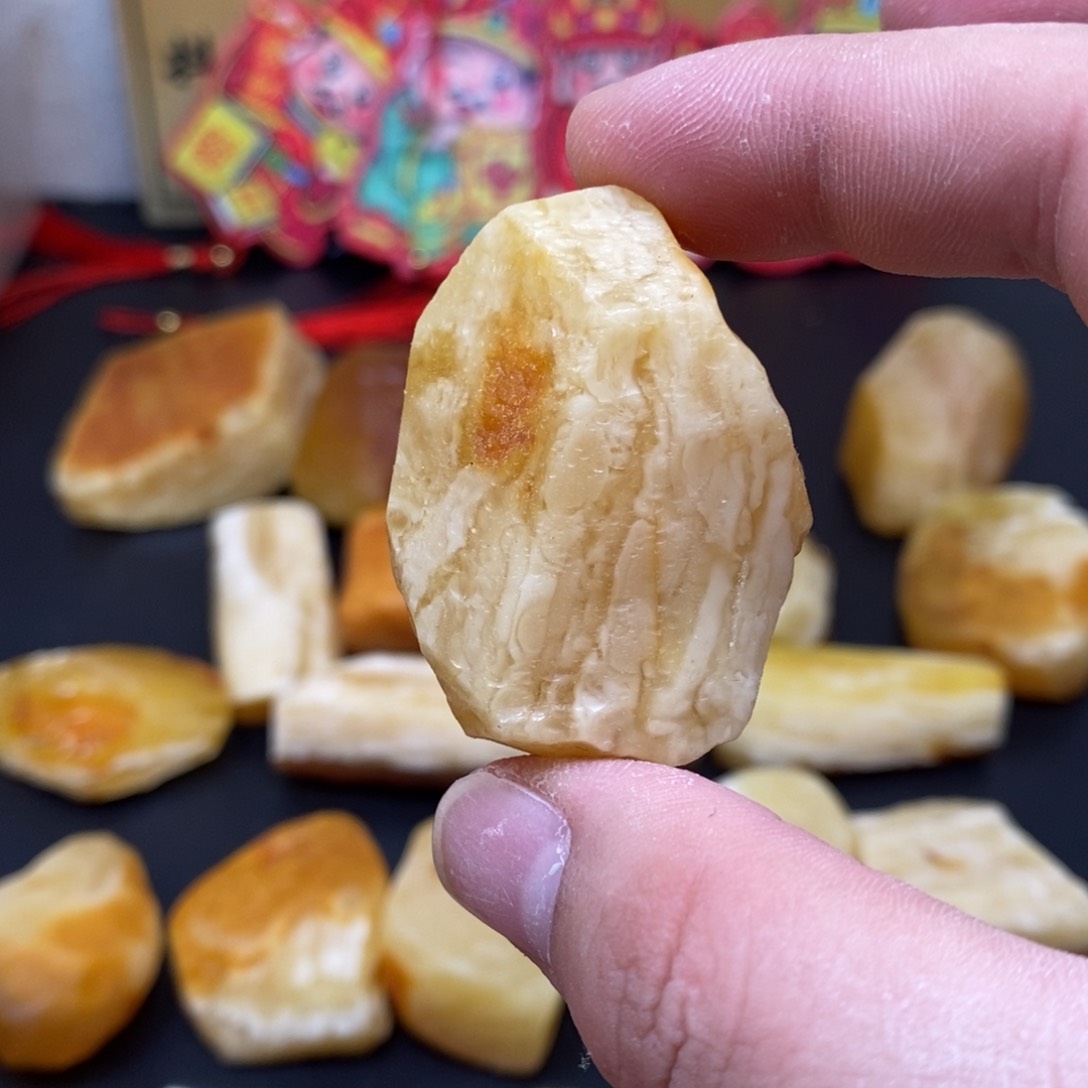 定制琥珀未镶嵌七****！天然蜜蜡原石加工不退不换
