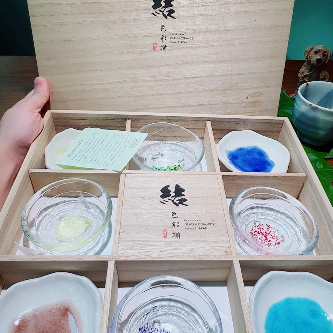 咖啡杯和茶杯是我们学校文化