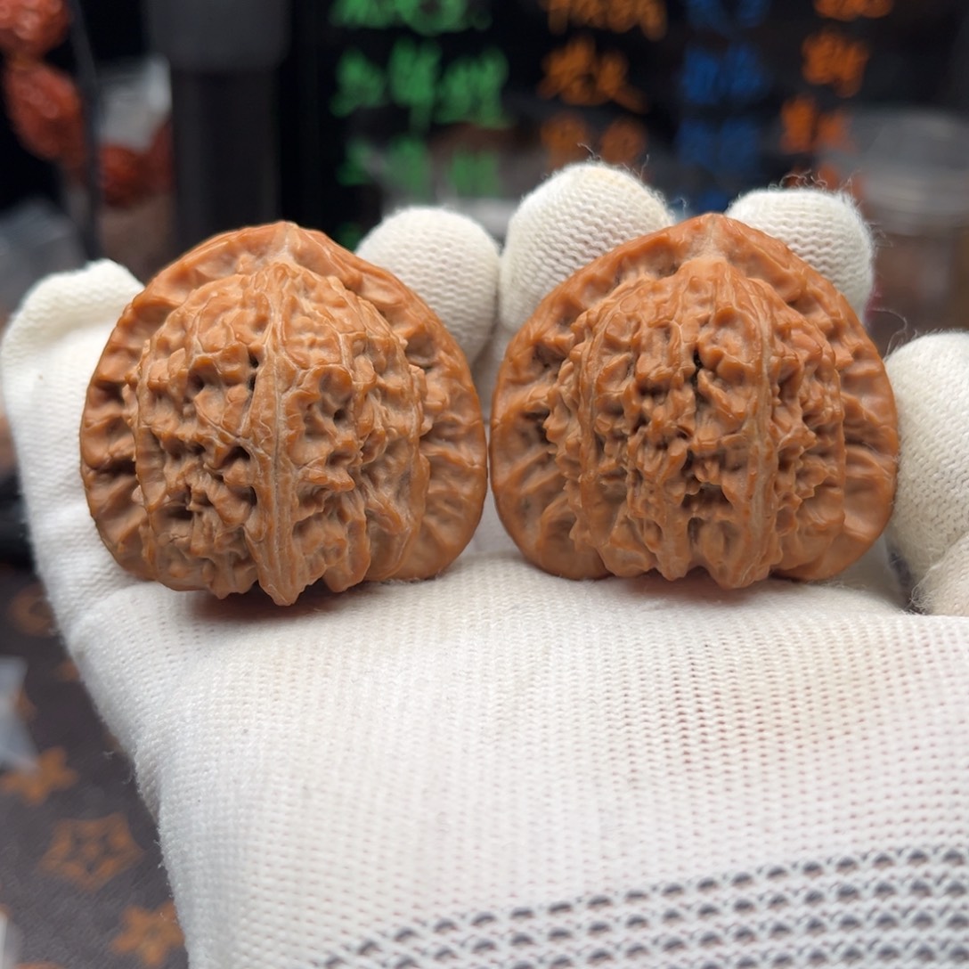 吊坠文玩核桃三角白