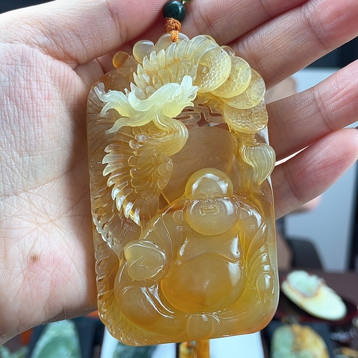 蛇纹石玉颈饰未镶嵌吉*娘