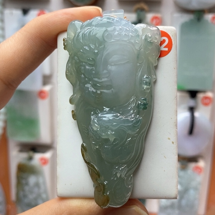 翡翠颈饰未镶嵌每天