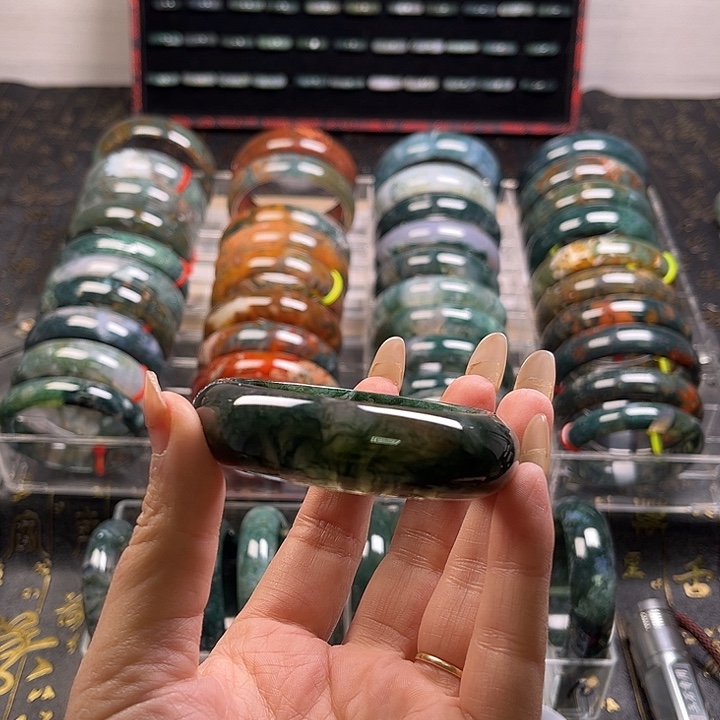 玛瑙/玉髓未镶嵌手镯