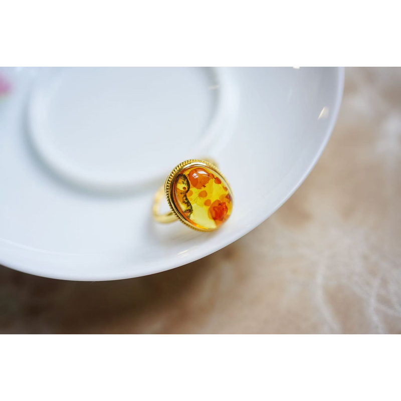 衣锦媚行 流金岁月 琥珀蛋面戒指J1075