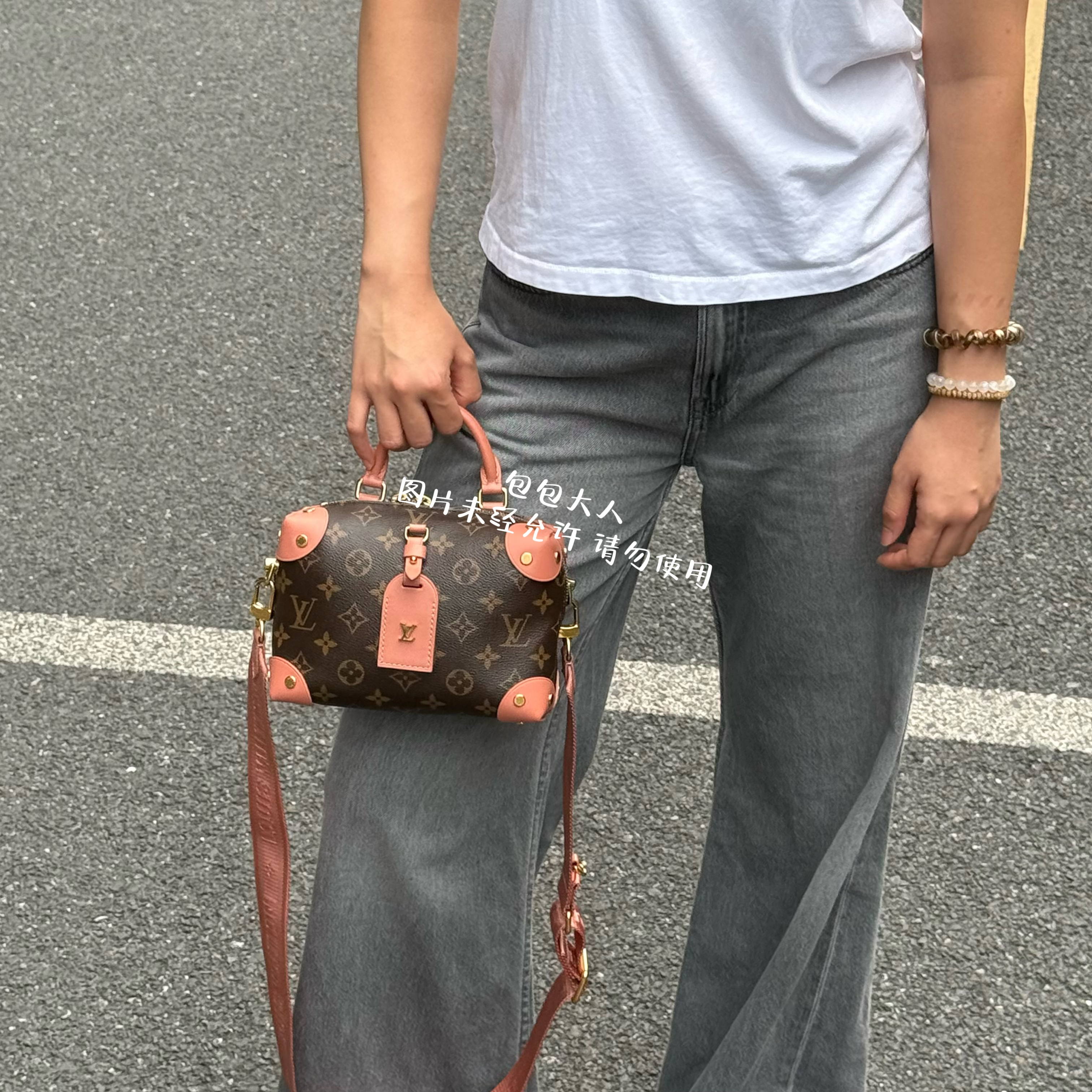 95新 LouisVuitton/路易威登 芯片款老花拼粉软盒子单肩包